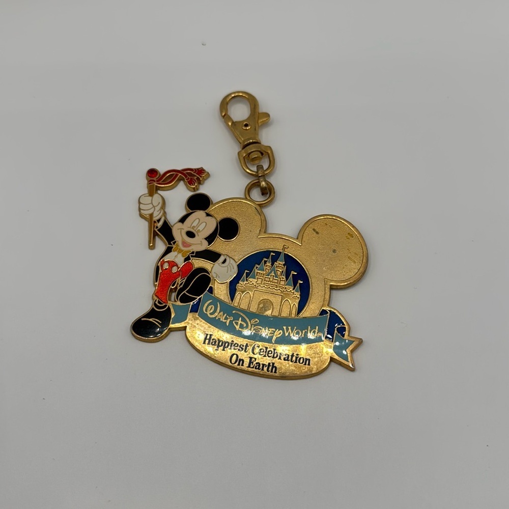 Disney Parks 3D pin 2005 Micky “ happiest celebration on earth" pin